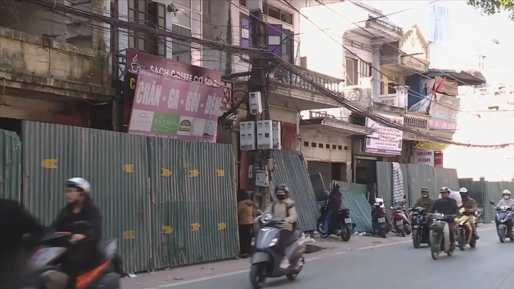 Cắt điện, nước đối với các hộ chưa bàn giao mặt bằng